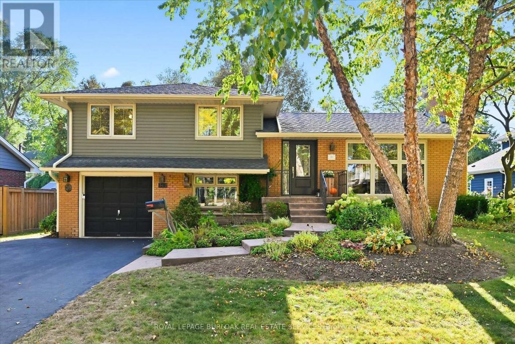 362 Oakwood Drive, Burlington (roseland)