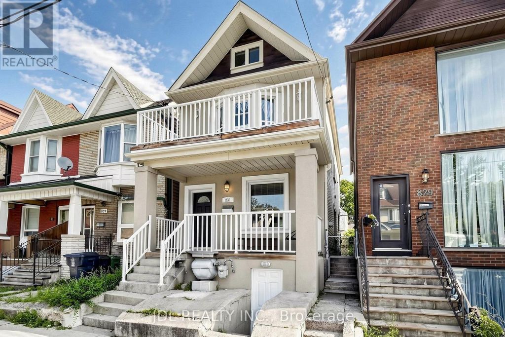 831 Pape Avenue, Toronto (danforth)