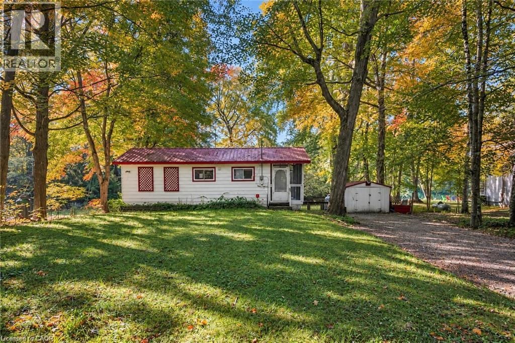 7465 East River Road, Washago