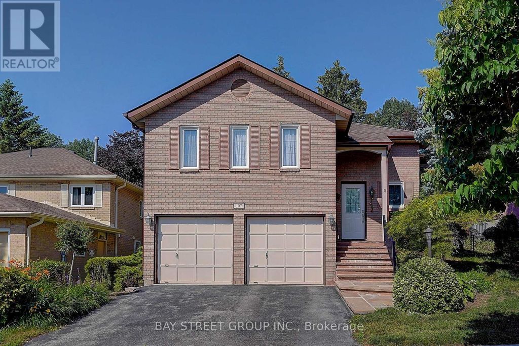 107 Crawford Rose Drive, Aurora (aurora Heights)