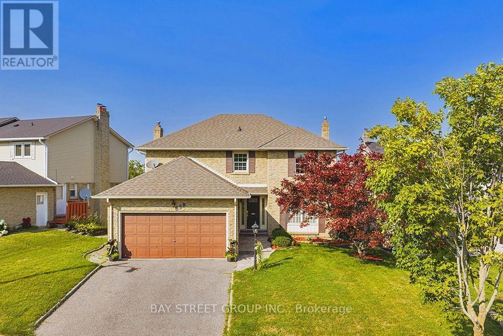 338 Prince Of Wales Drive, Whitby (blue Grass Meadows)