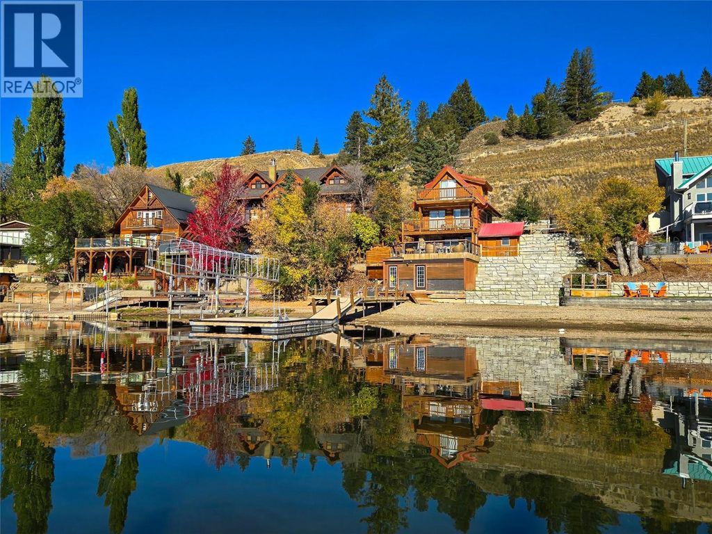 449 Lakeview Place, Invermere