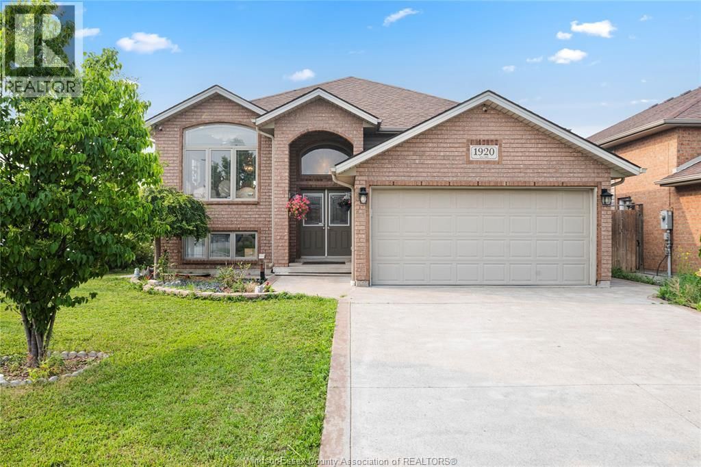 1920 Manitoba Street, Windsor