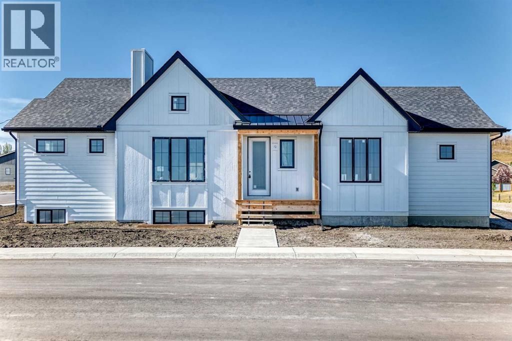 304 Flare Avenue Sw, Diamond Valley