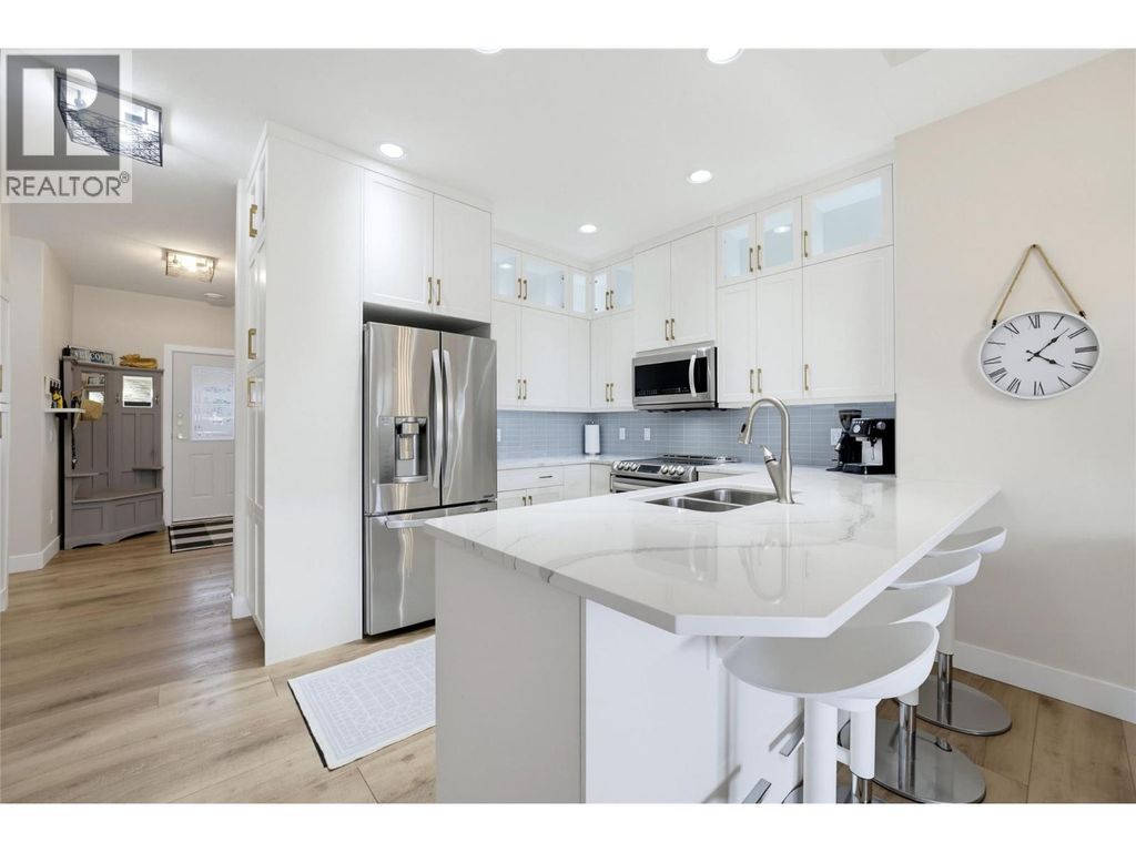 714 Riverside Avenue Unit# 28, Sicamous