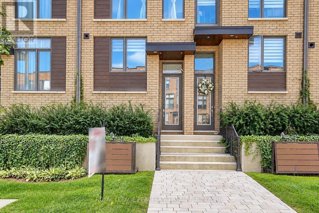 127 Green Gardens Boulevard, Toronto (englemount-Lawrence)