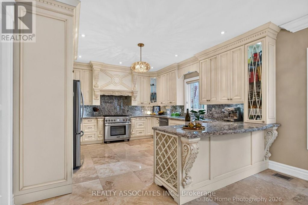 128 Coalbrook Court, Vaughan (east Woodbridge)