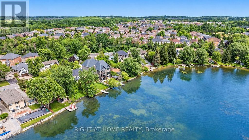 429 North Lake Road, Richmond Hill (oak Ridges Lake Wilcox)