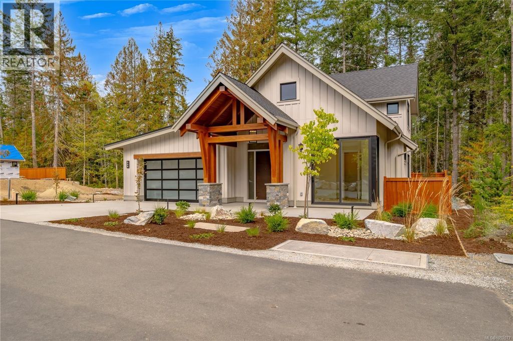 537 Balata Bay Dr, Qualicum Beach