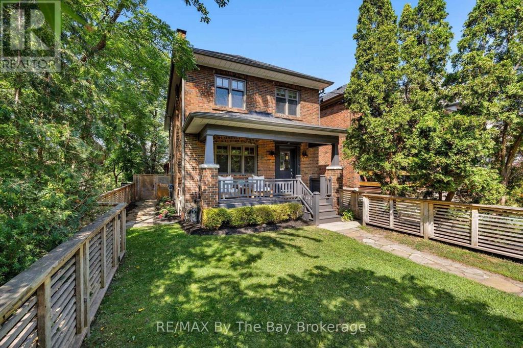 44 Rambert Crescent, Toronto (high Park-Swansea)