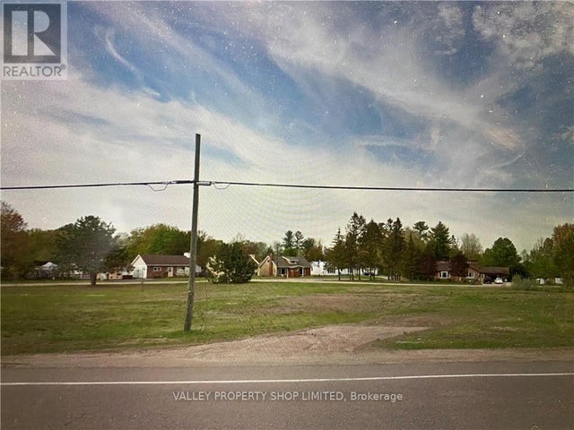 1841 Petawawa Boulevard, Petawawa