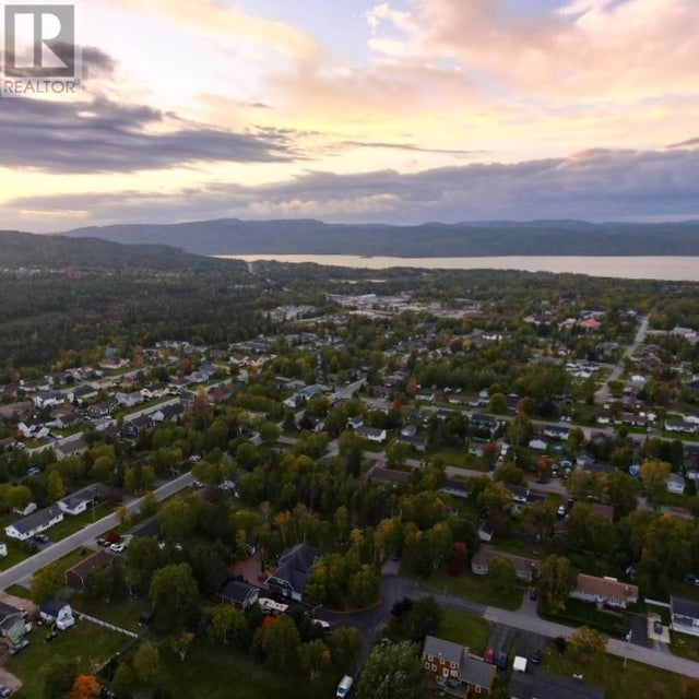 17 Harvey Wight Crescent, Pasadena