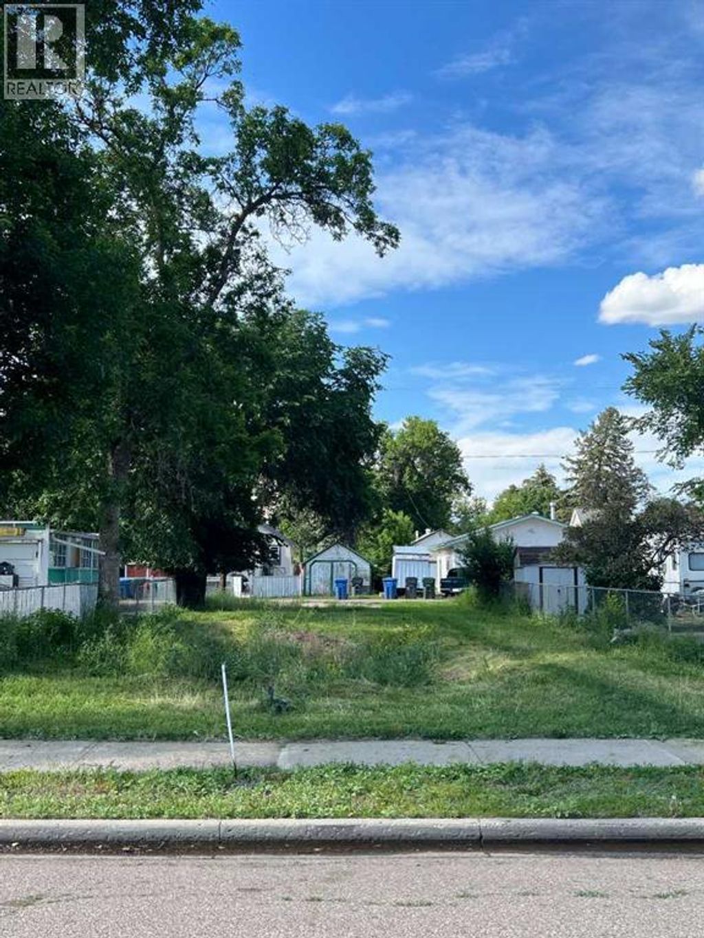 1028 Elm Street Se, Medicine Hat