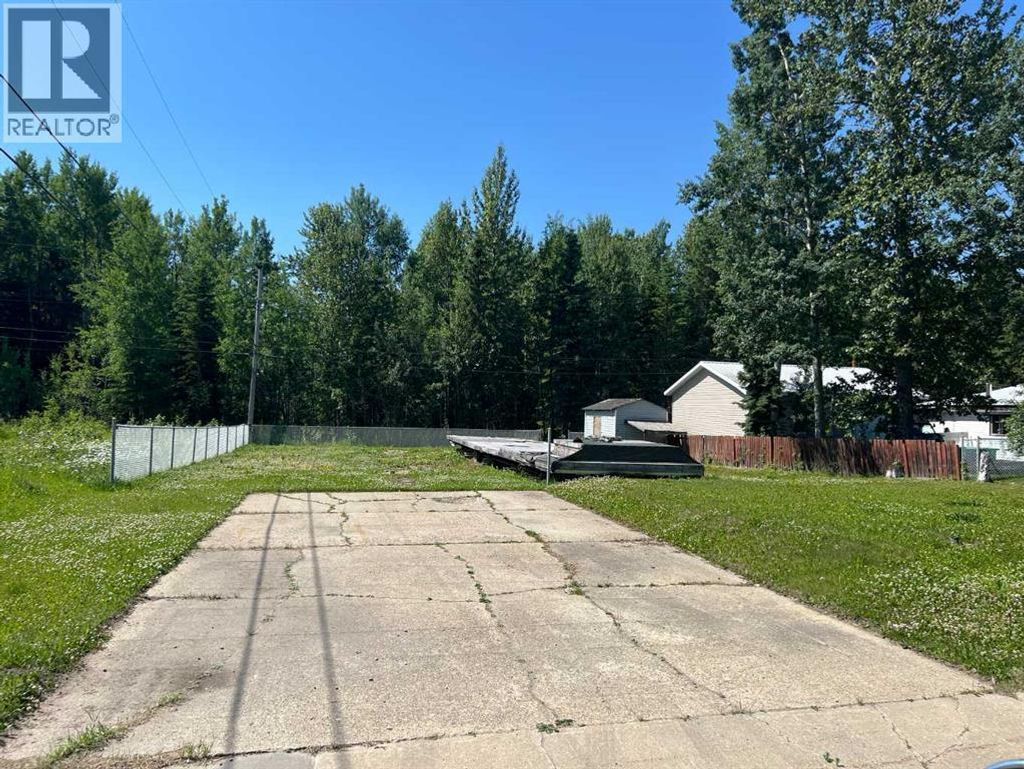 413 2 Avenue, Fox Creek