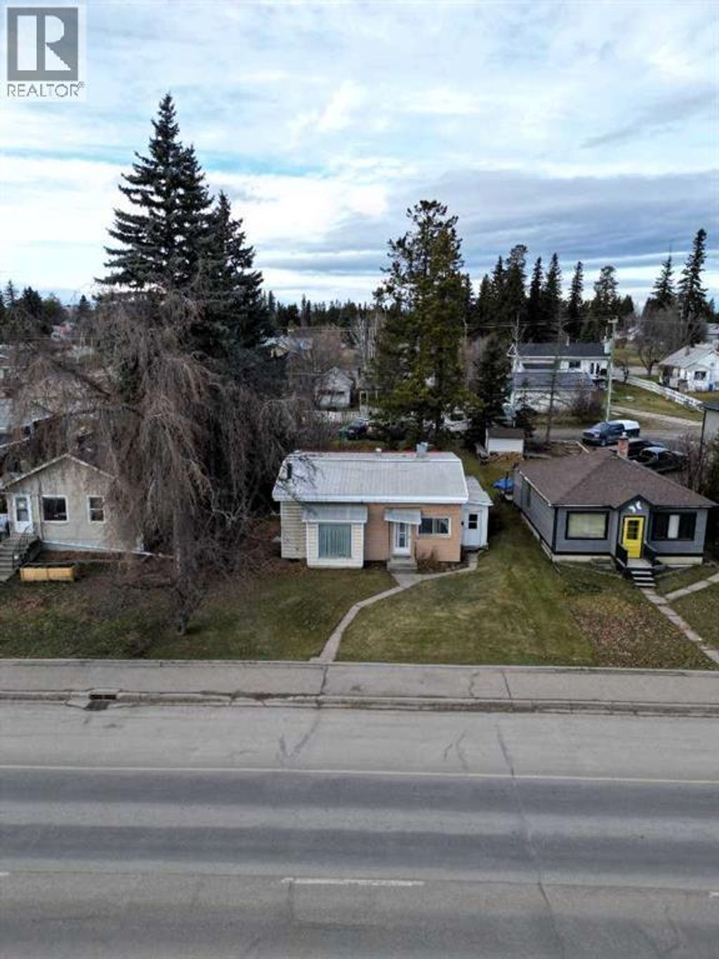 4720 4 Avenue, Edson