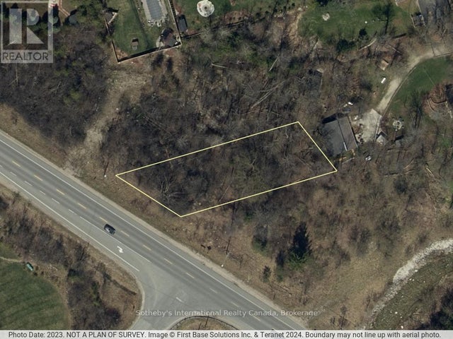 9736 Beachwood Road, Collingwood