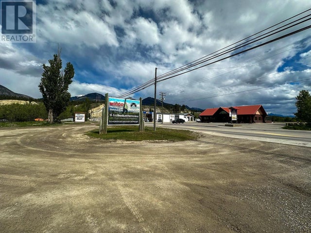 200 2nd Avenue, Invermere