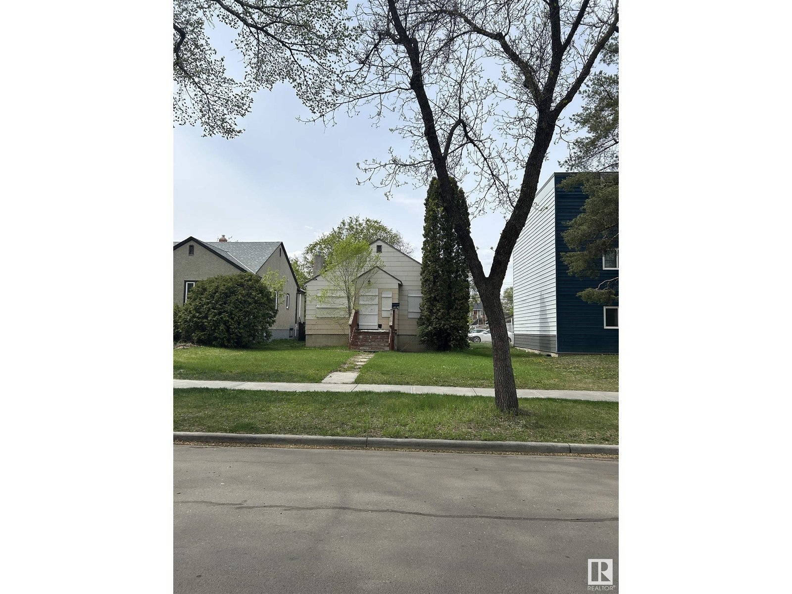 10720 112 St Nw, Edmonton