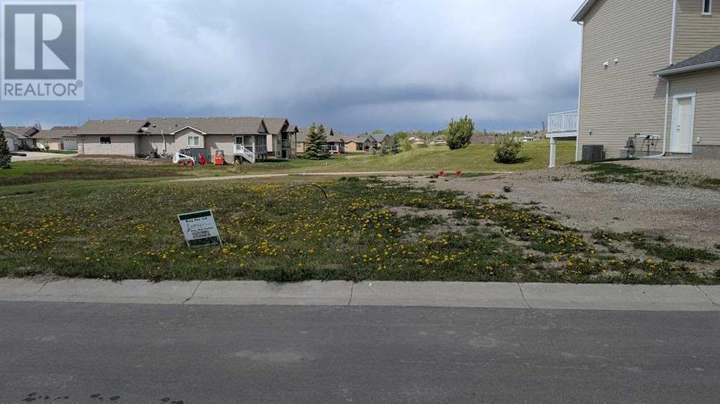 718 Fairways Drive, Vulcan