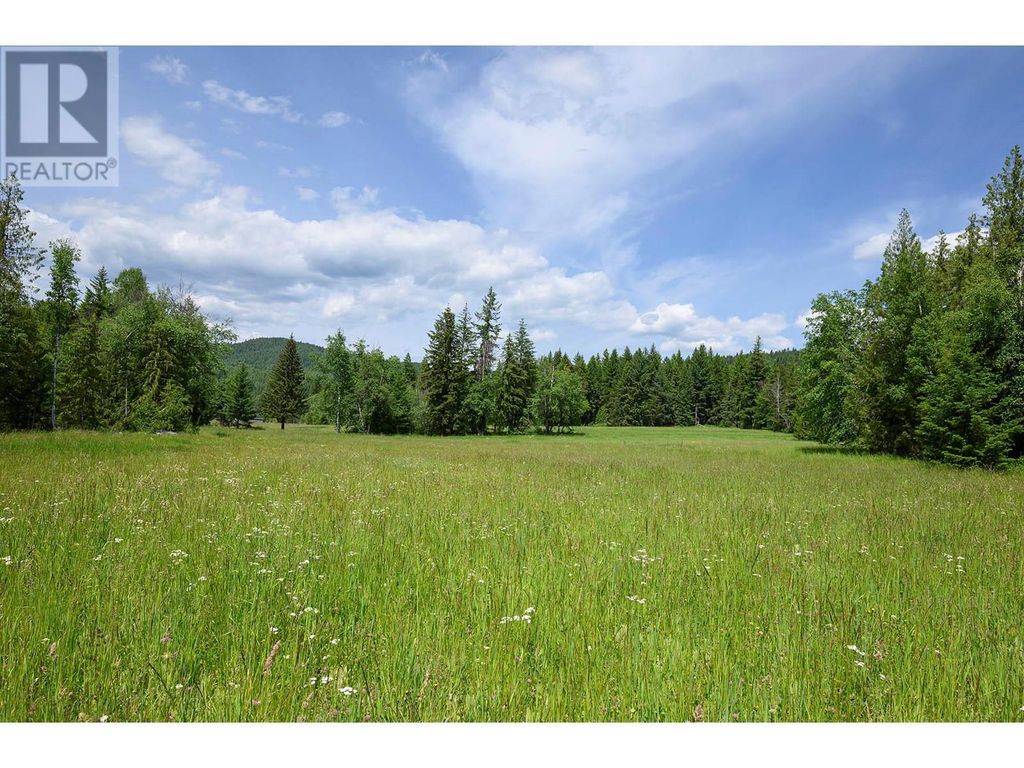 937 Clearwater Village Road, Clearwater