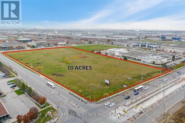 70 Superior Boulevard, Mississauga (gateway)