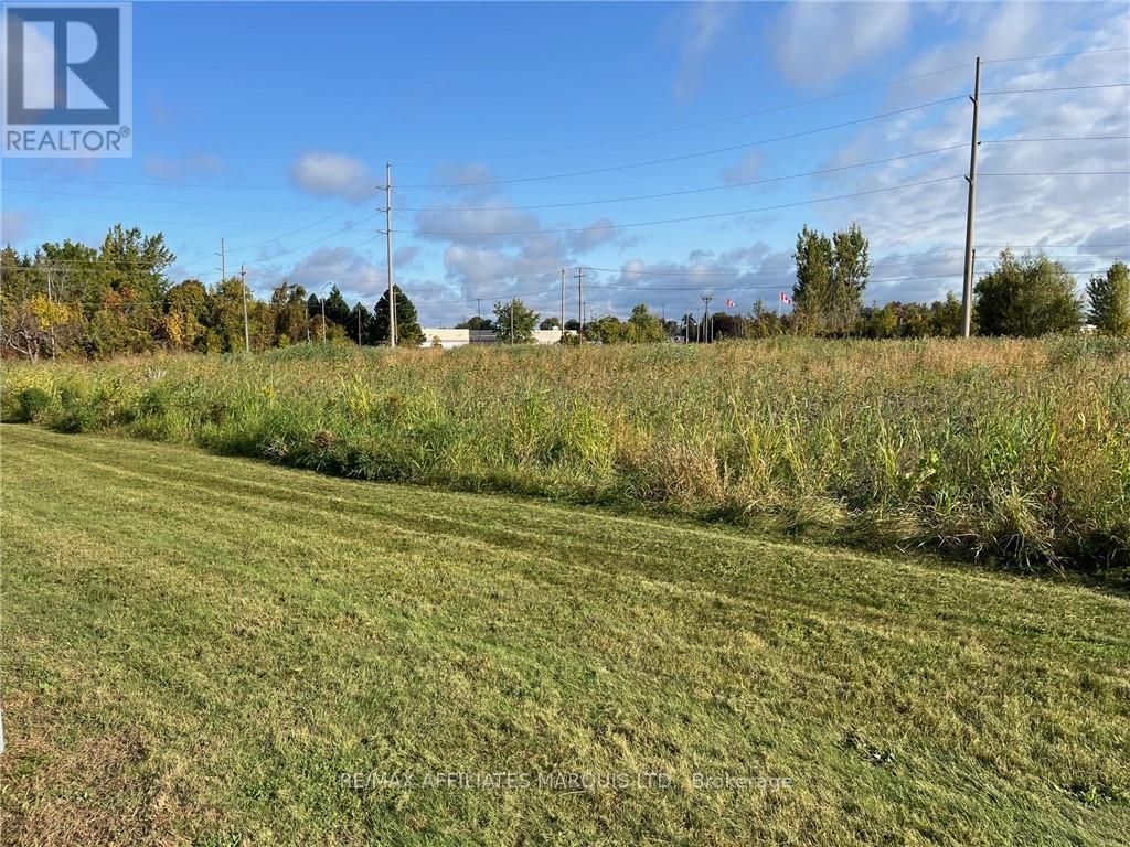 786 Seventh Street W, Cornwall