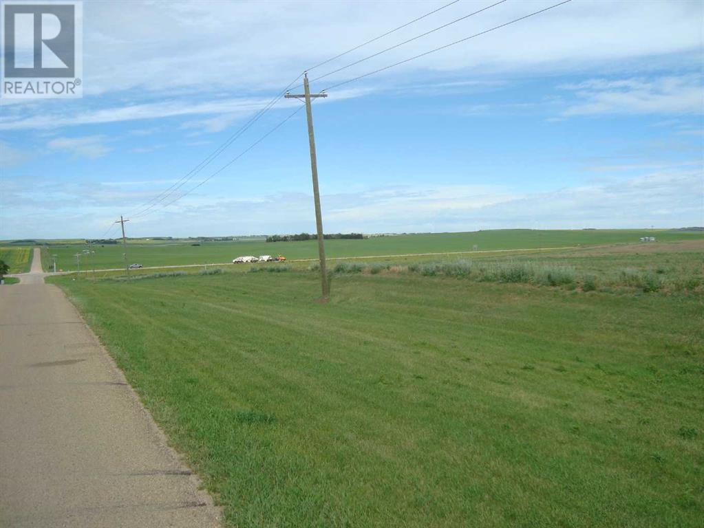 1000 North Road, Trochu