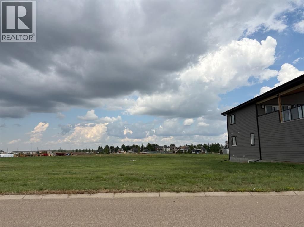 33 Kingfisher Estates E, Lake Newell Resort