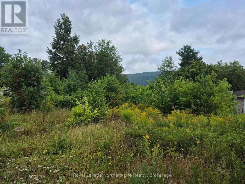 560 New Street, Mattawa