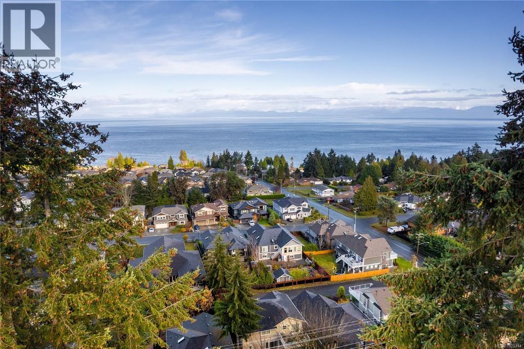 5611 Hammond Bay Rd, Nanaimo