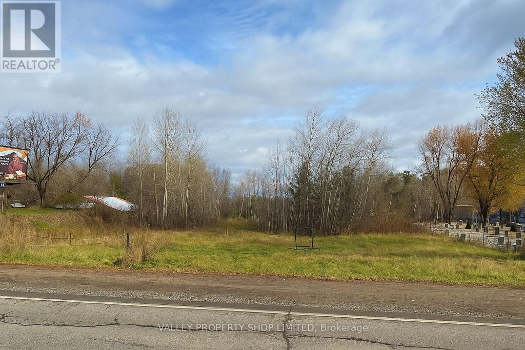 00 Pembroke Street E, Laurentian Valley