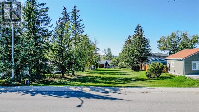 731 2 Street E, Cardston