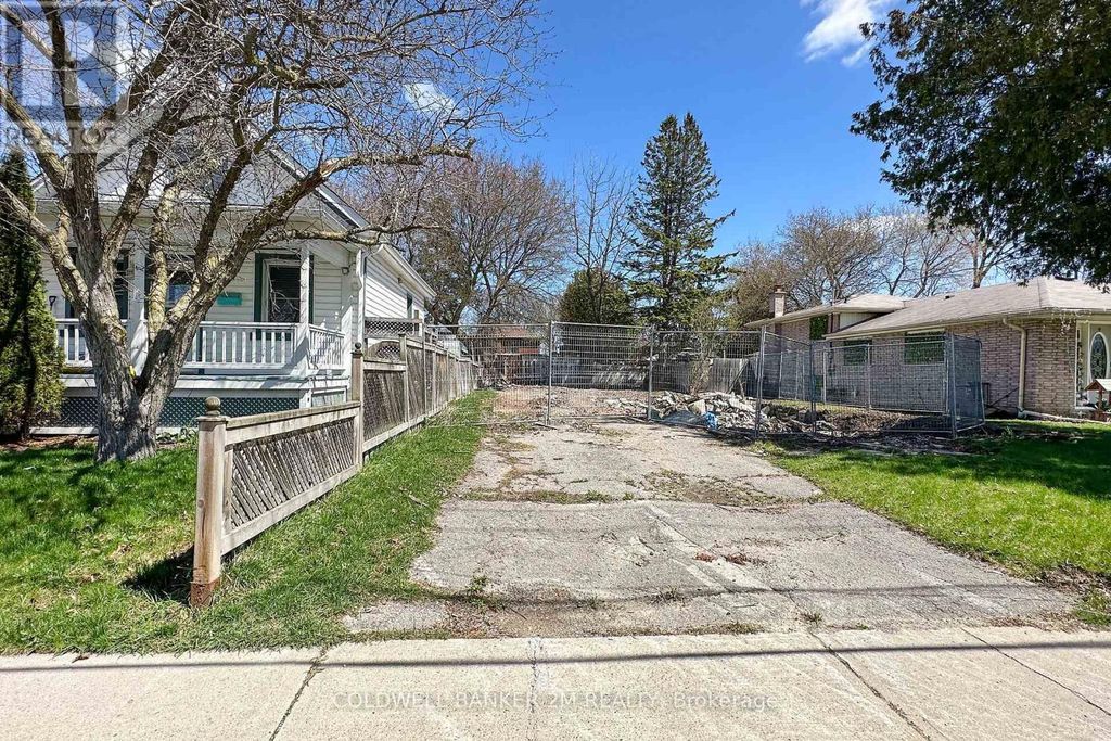305 Oshawa Boulevard S, Oshawa (central)
