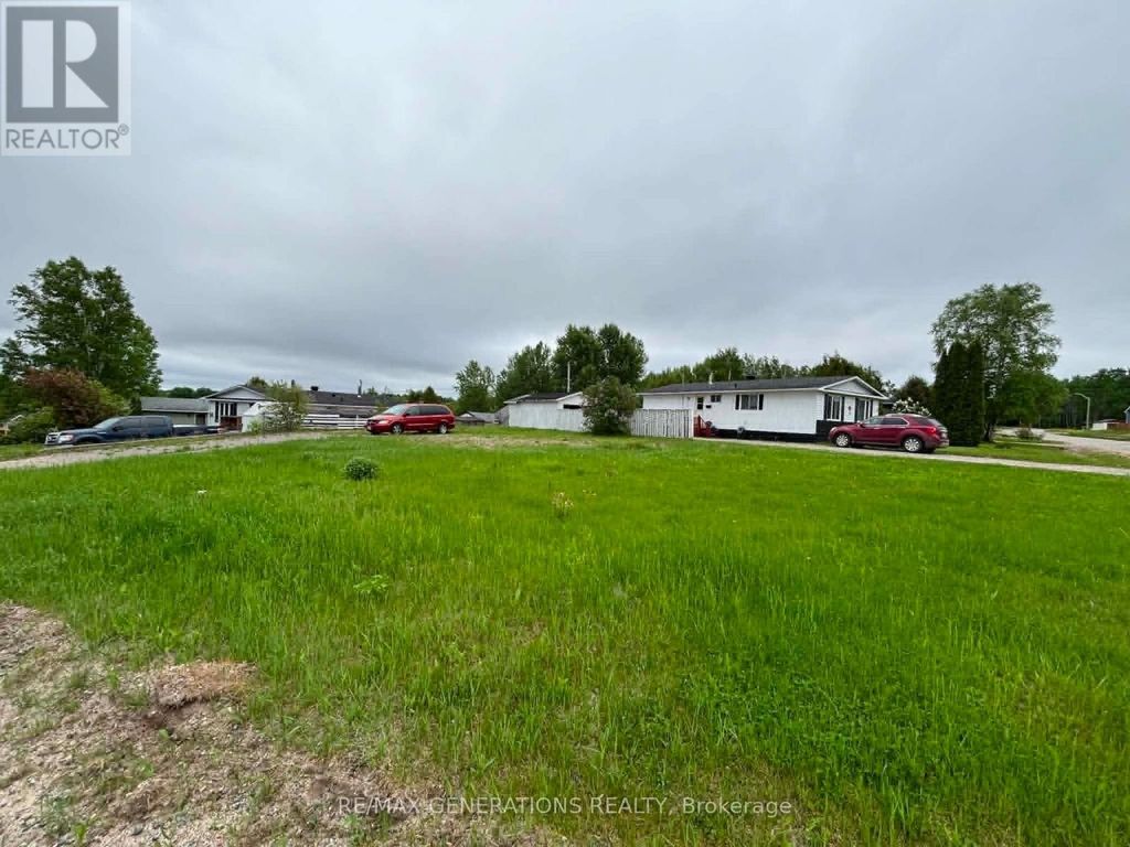 20 Partridge Avenue, Manitouwadge