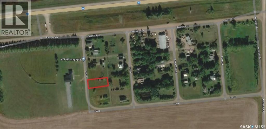 108 2nd Street W, Invergordon Rm No. 430