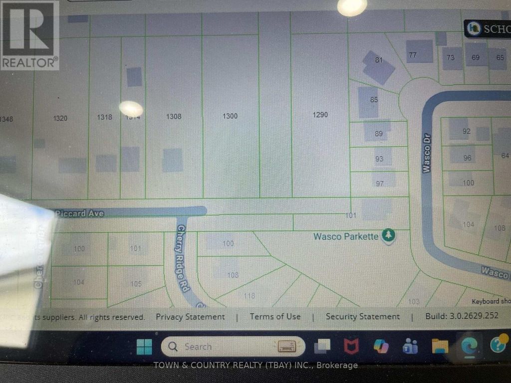 1290 Piccard Avenue, Thunder Bay (john Street South)