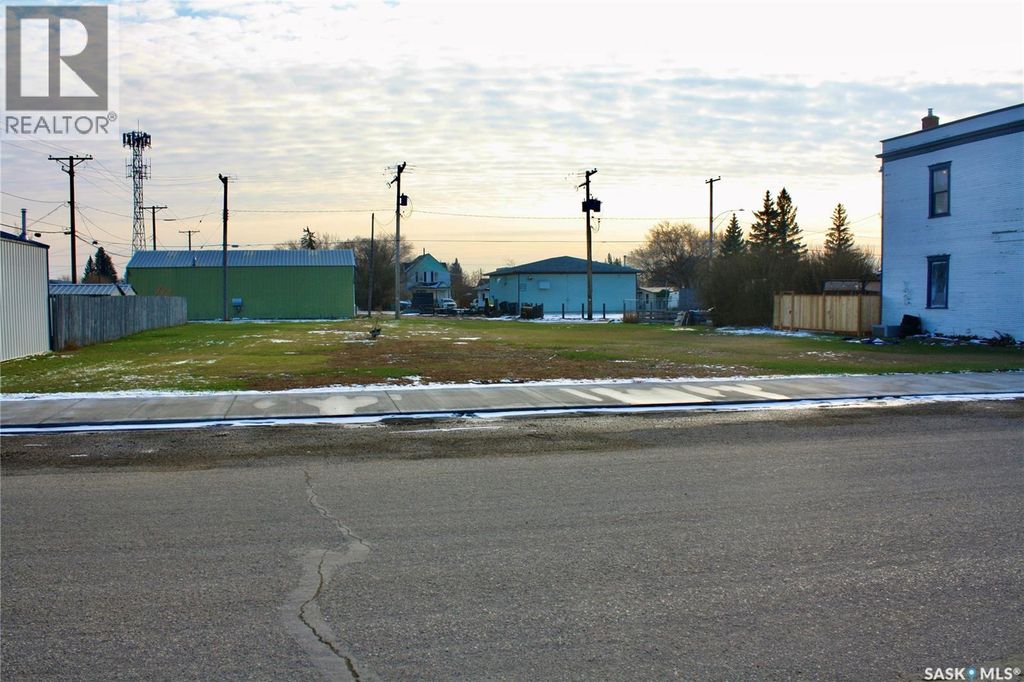 406 Second Street, Dundurn