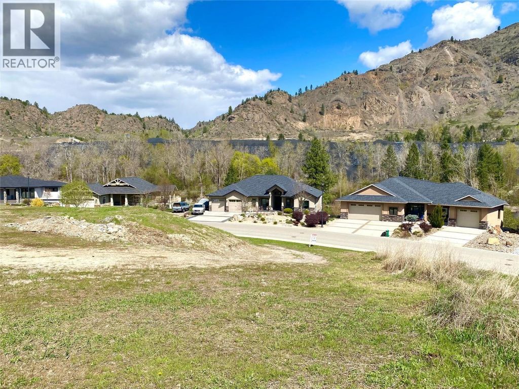 8721 Riverside Drive, Grand Forks