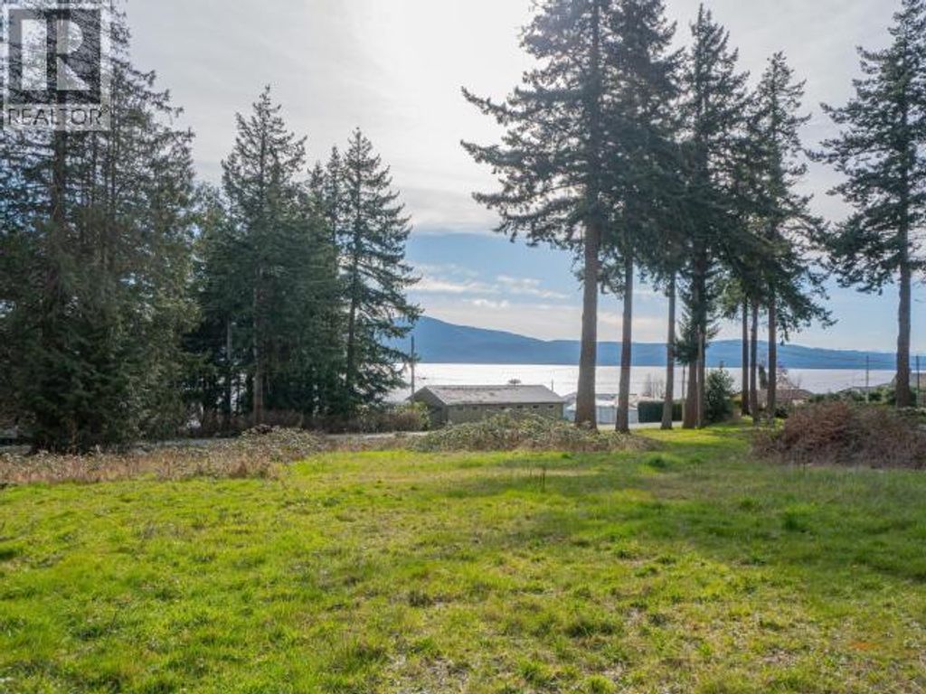 9868 View Road, Powell River