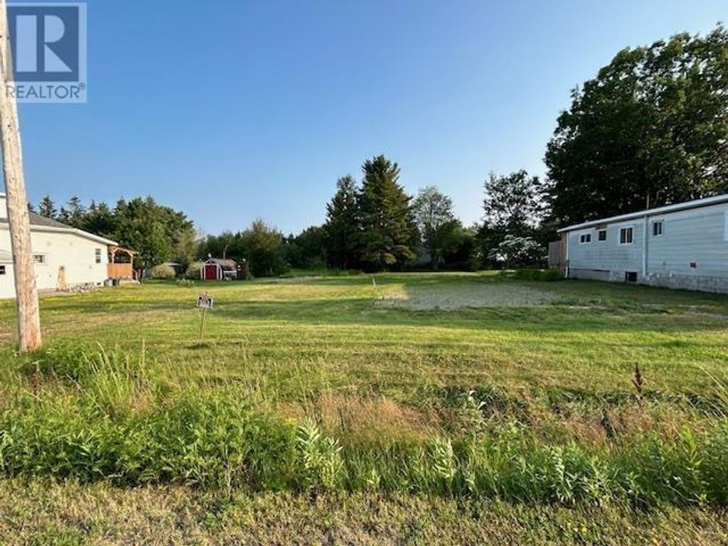 77 Togo St, Blind River