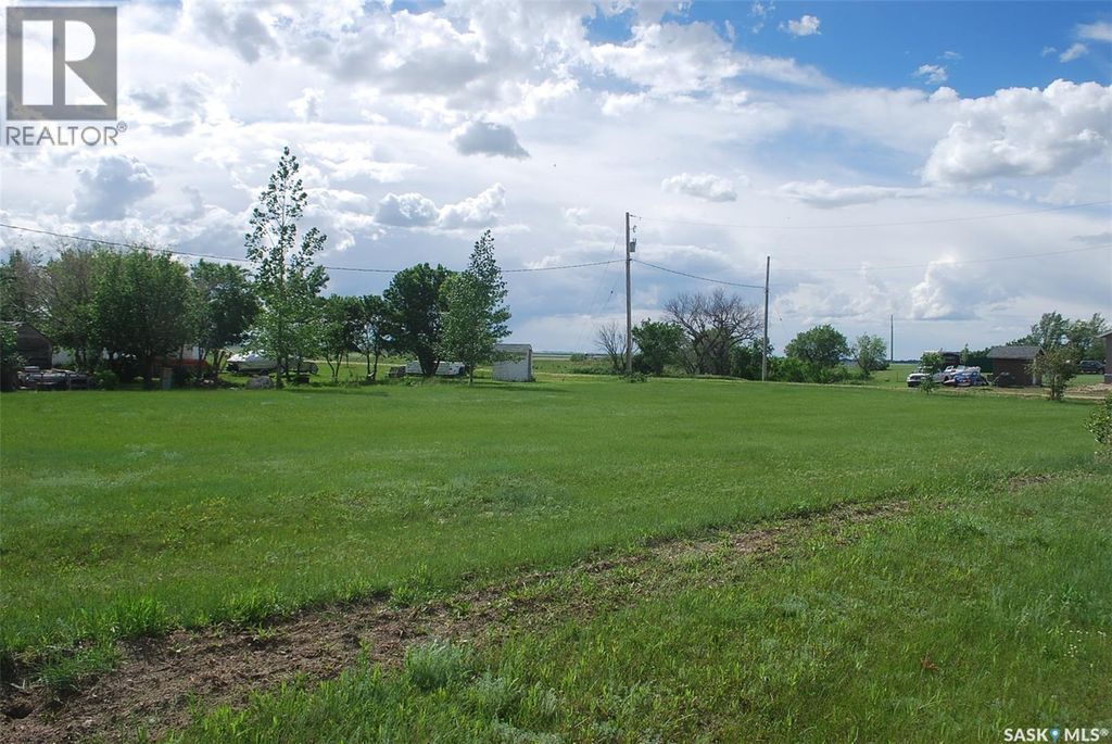 2 Douglas Drive, Last Mountain Lake