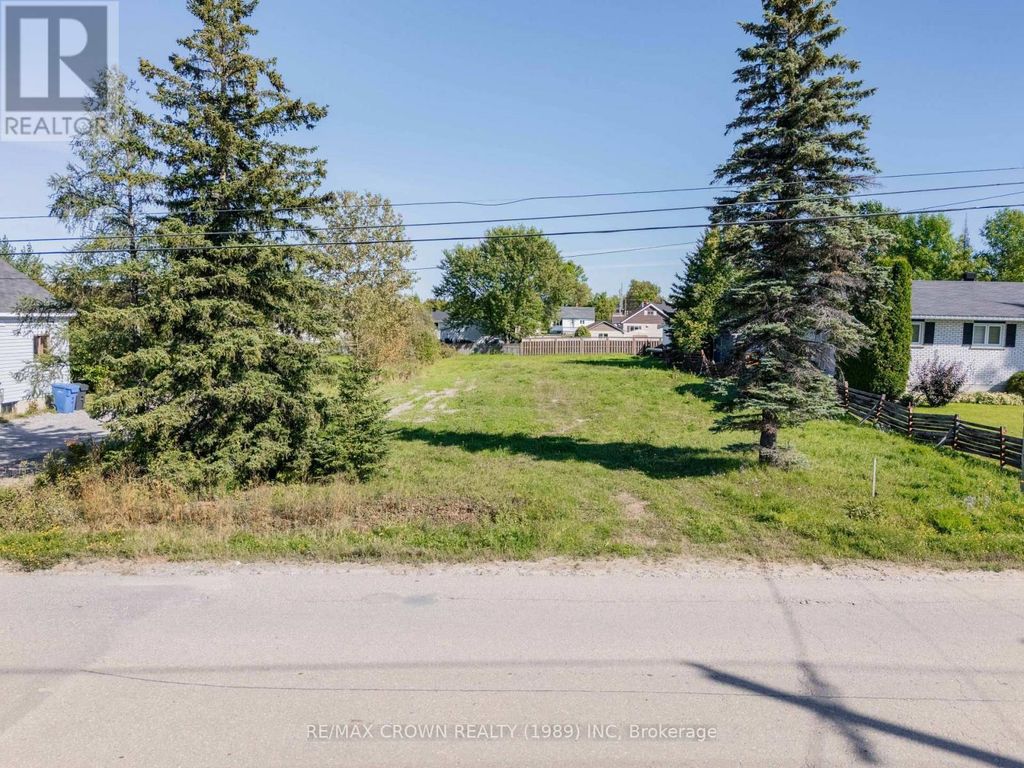 52 Brunelle Road S, Kapuskasing