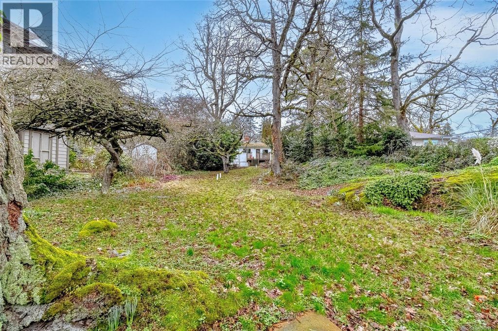 Lot N Burnside Rd W, Saanich