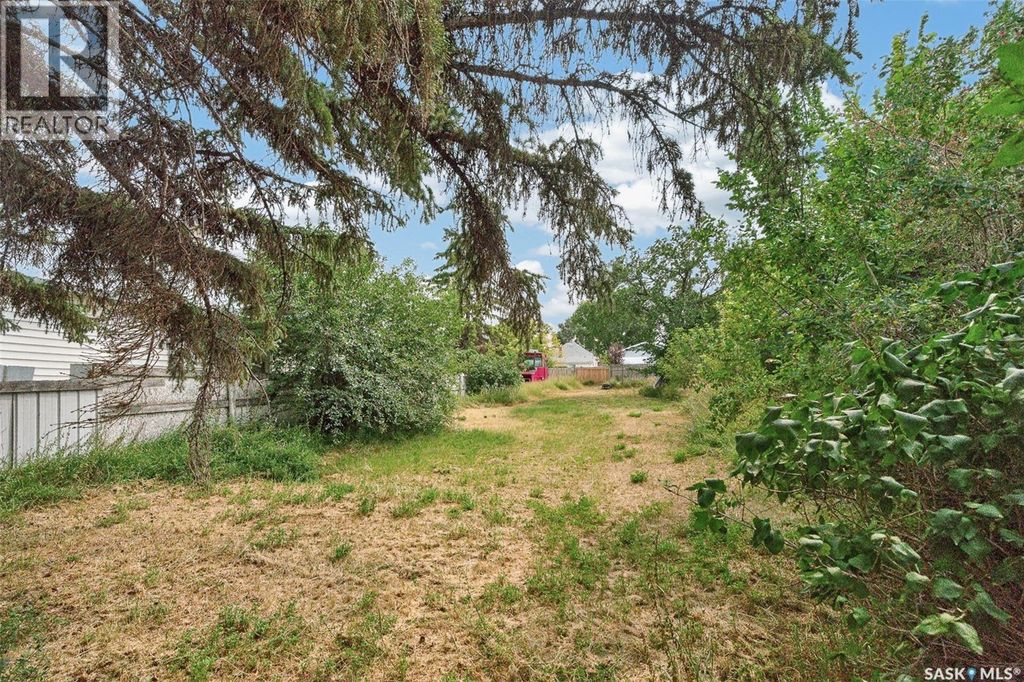 59 Iroquois Street W, Moose Jaw