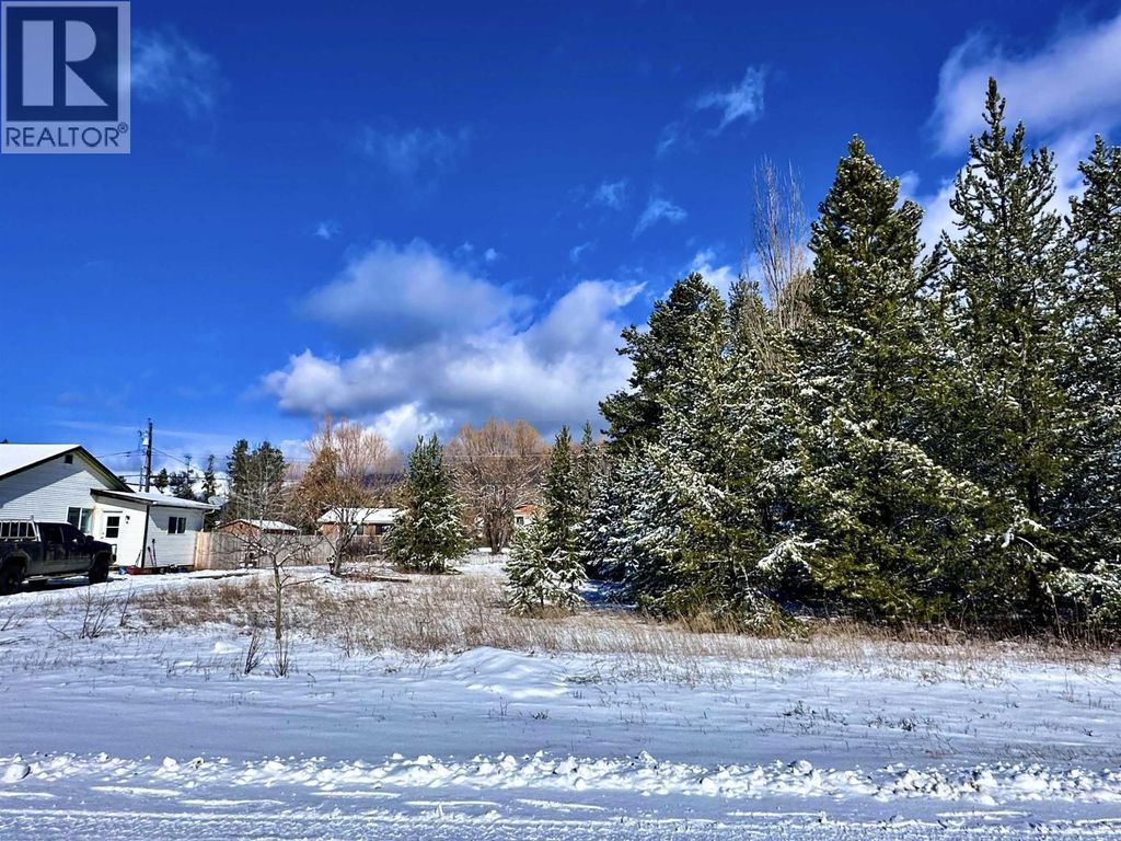 1022 7th Avenue, Valemount