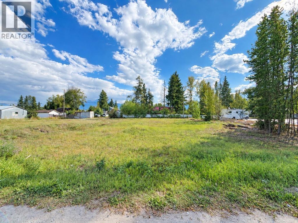 1123 5th Avenue, Valemount