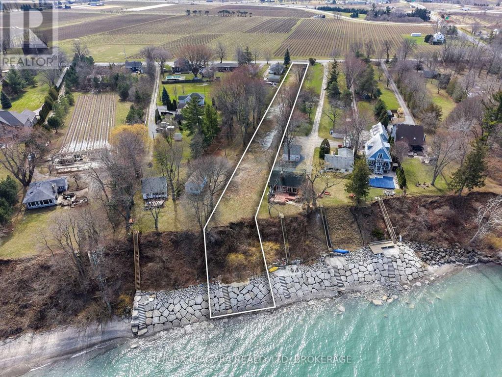 1204 Lakeshore Road W, St. Catharines (rural Port)