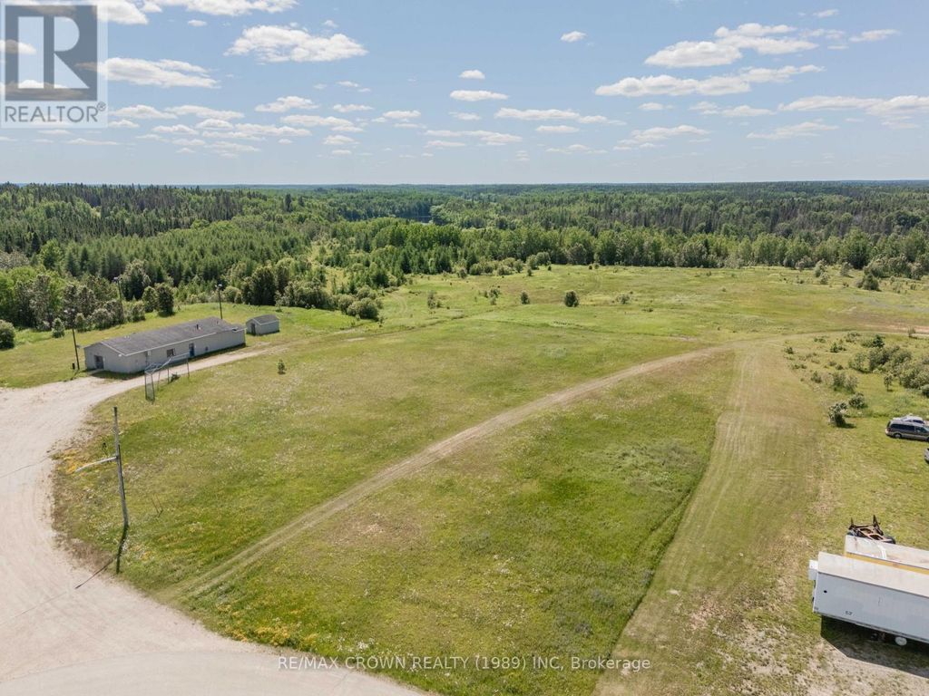 Fauquier - Pt1 Pt3 Of Cr347, Decarie Avenue, Kapuskasing (fauquier)