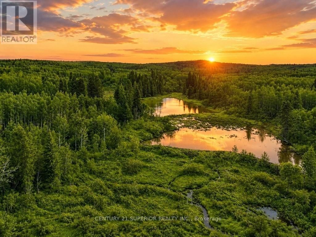 N 1/2 L 10 Centre Road, Thunder Bay Remote Area (forbes)