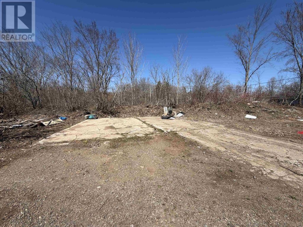 1103 Highway 311, North River